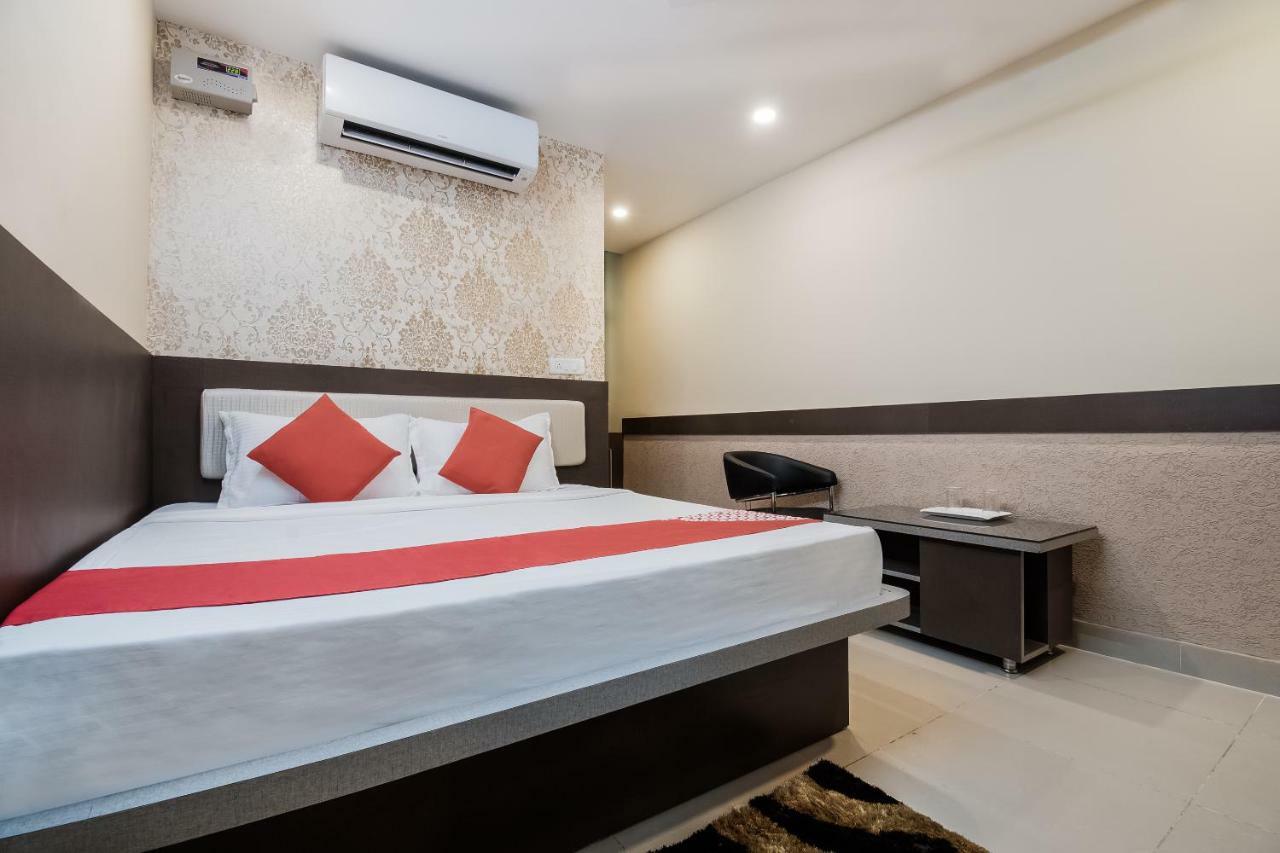 Oyo 45609 The Legend Inn Deluxe Danapur Exterior photo