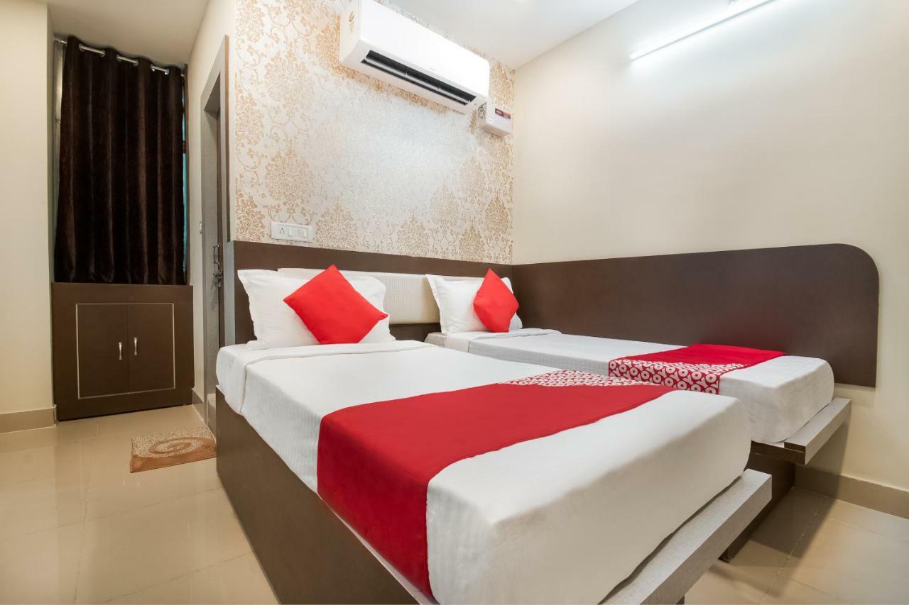 Oyo 45609 The Legend Inn Deluxe Danapur Exterior photo