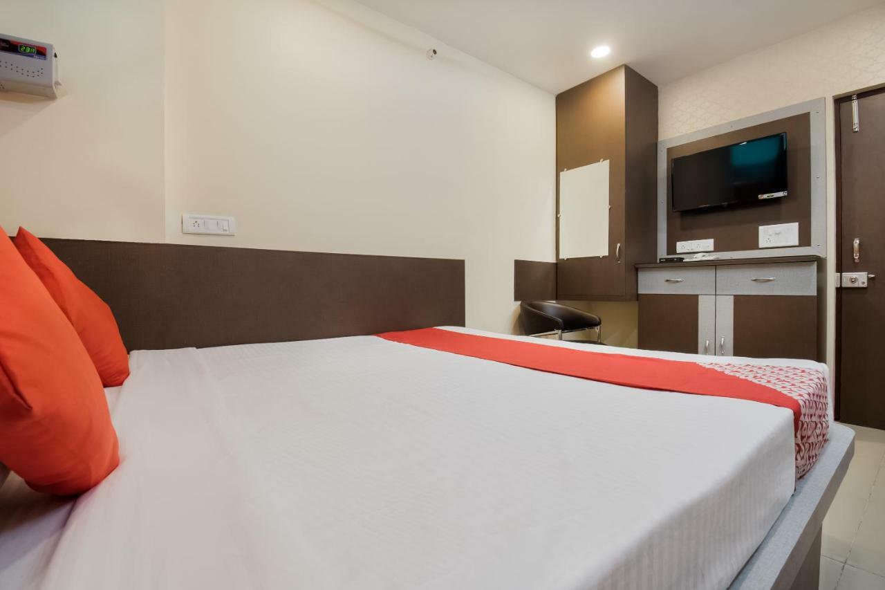 Oyo 45609 The Legend Inn Deluxe Danapur Exterior photo
