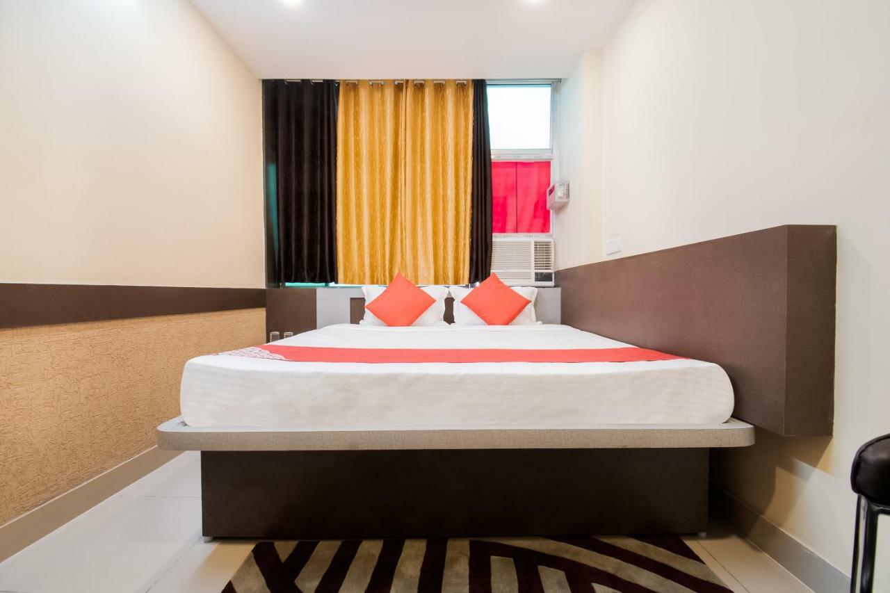Oyo 45609 The Legend Inn Deluxe Danapur Exterior photo