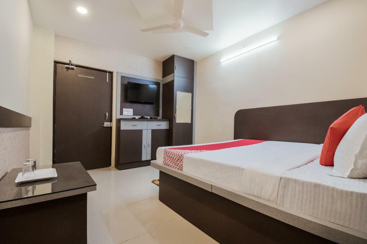 Oyo 45609 The Legend Inn Deluxe Danapur Exterior photo